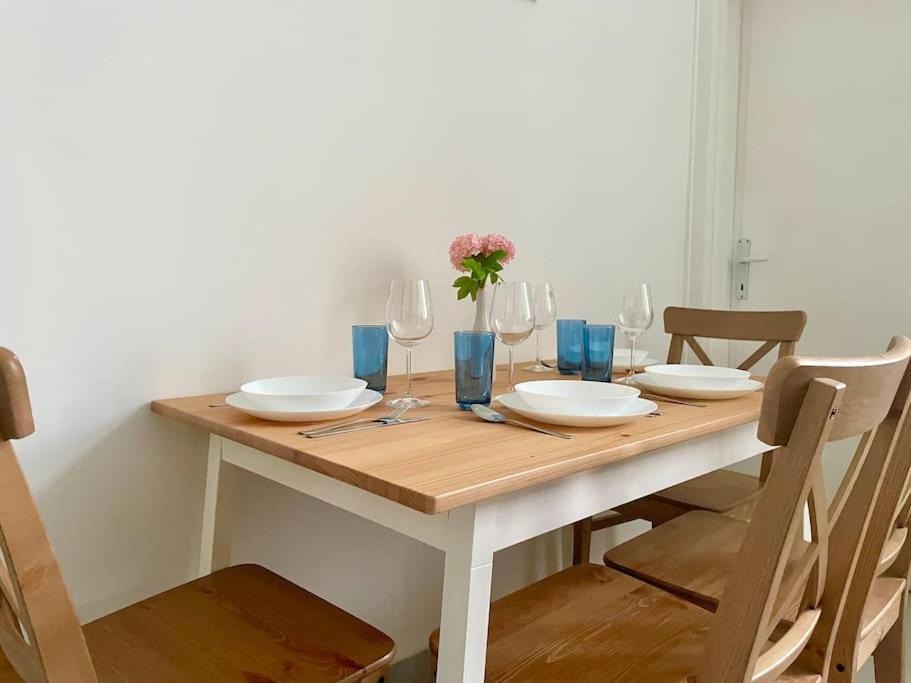15 Min To Center - Free Parking - Sunny & Quiet Apartment Wina Bagian luar foto
